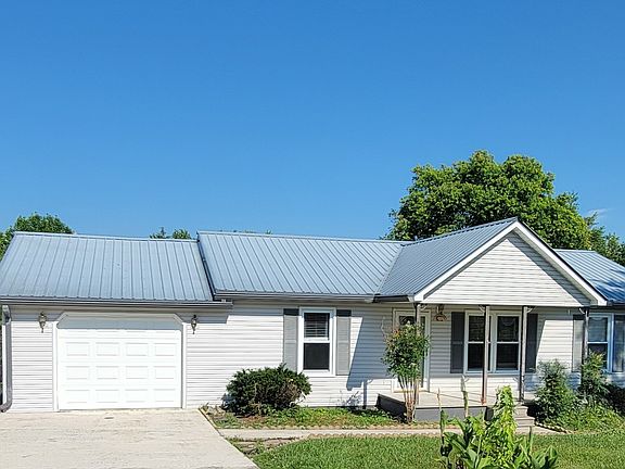 2nd image of 3047 Tulip Ln
