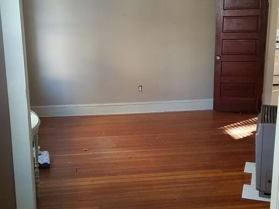 3rd image of 16 Redfern St #2