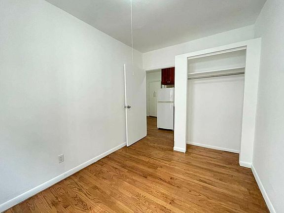 5th image of 189 E 3rd St #2I