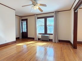 250-252 Robbins St, Waltham, MA
