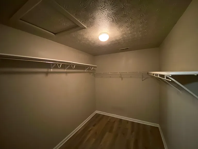 1810 Killarney Dr SW — Photo 16