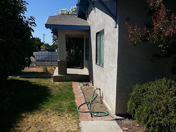 4th image of 2048 N Sutro Ave