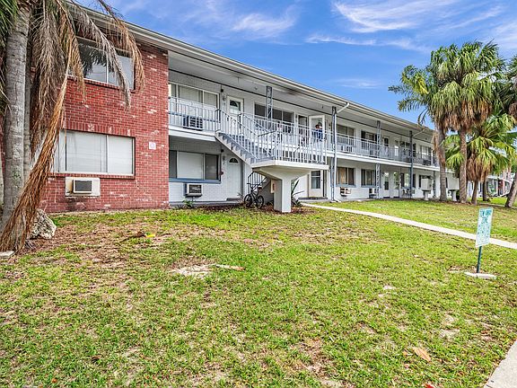 2nd image of 2353 Shelley St APT 15