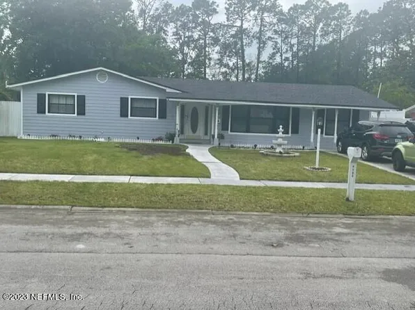 4702 GLORIANNE Circle E, Jacksonville, FL 32207