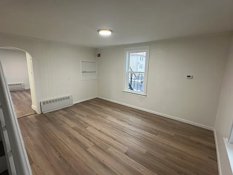 67 Bouvier Ave #2R — Photo 4