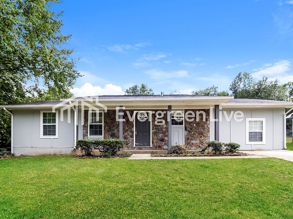 1st image of 340 River Chase Dr