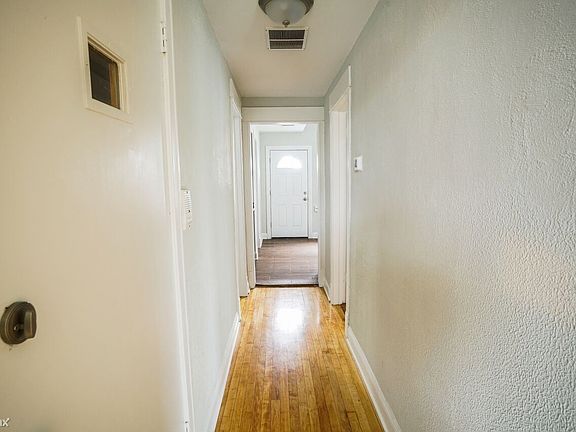 4th image of 2715 W Schubert Ave