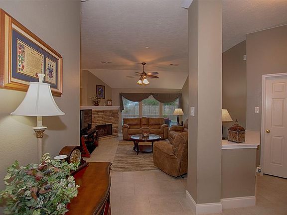 5th image of 10909 Sycamore Dr S