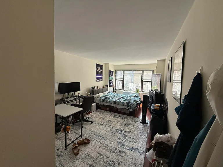 279 E 44th St #12B — Photo 1