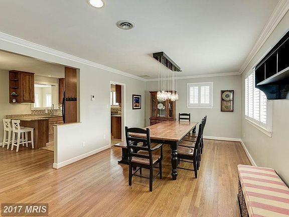 3rd image of 2807 John Marshall Dr