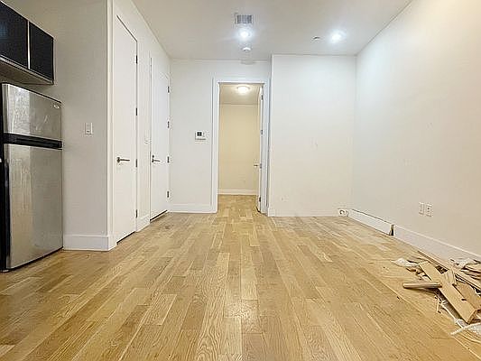 4th image of 755 De Kalb Ave #1R