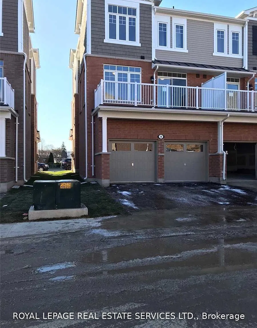 3 bed, $3,000 — Photo 1