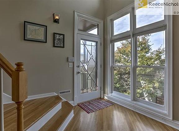 4th image of 2943 Grand Ave