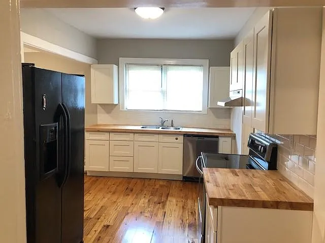 2343 Woodbine Ave — Photo 5