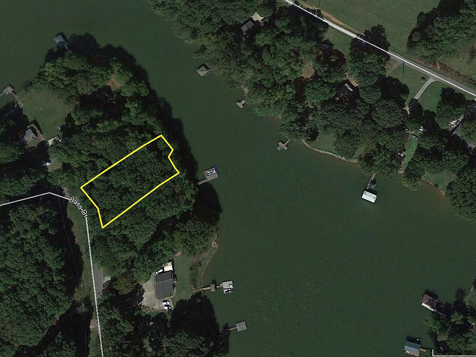 1st image of 3124 Bass Dr