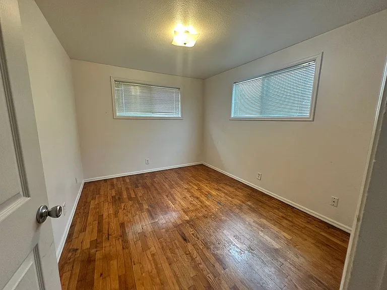 1561 NW Highland Dr — Photo 9