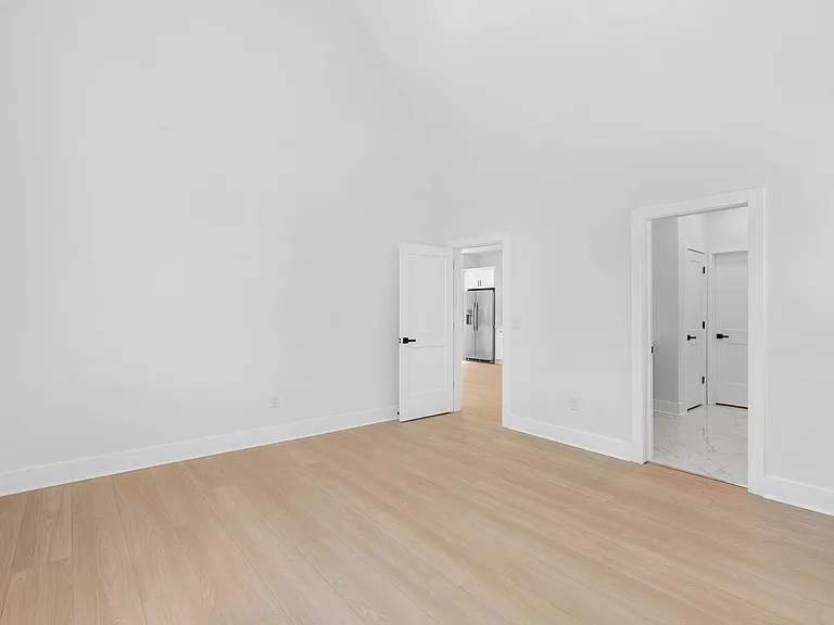 930 Glass St — Photo 31