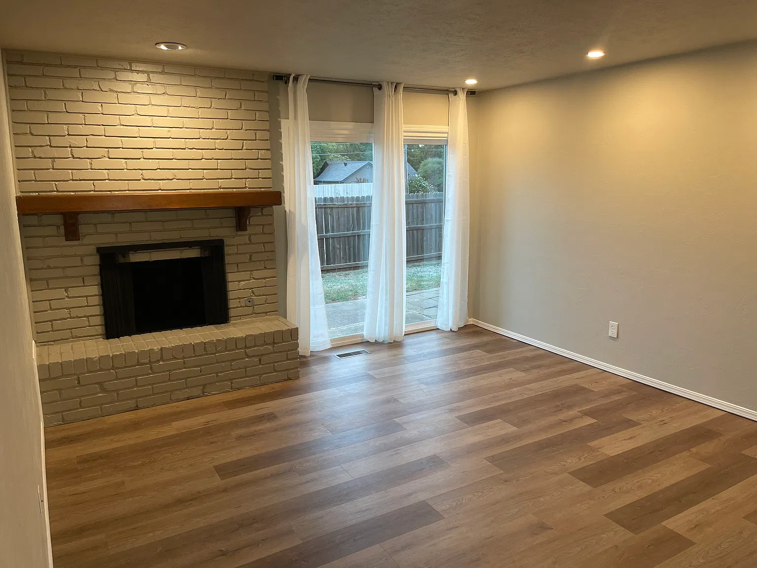 3 bed, 1195 sqft, $1,350 — Photo 3