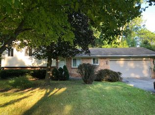 28030 Ranchwood Dr, Southfield, MI 48076