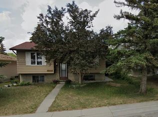 203 S Falwood Way NE, Calgary, AB T3J 1A9