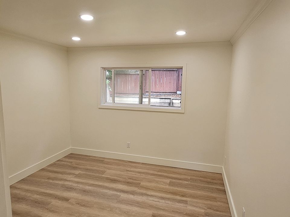 2nd image of 2525 Center Rd
