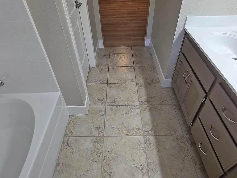 1715 Rockybend Dr — Photo 17