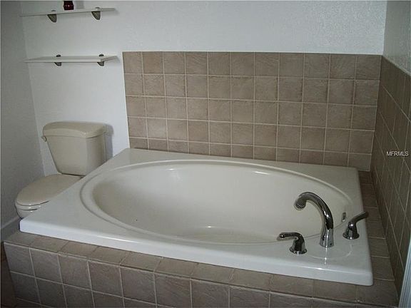 2nd image of 1414 W Meadowbrook Ave