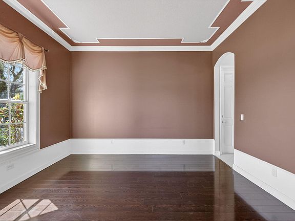 5th image of 461 SE Pine Road