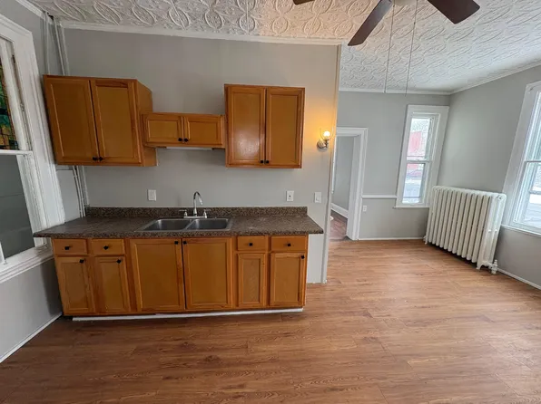 342 3rd Ave #1B, Troy, NY 12182