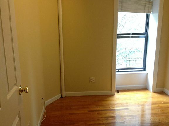5th image of 233 E 50th St APT 6