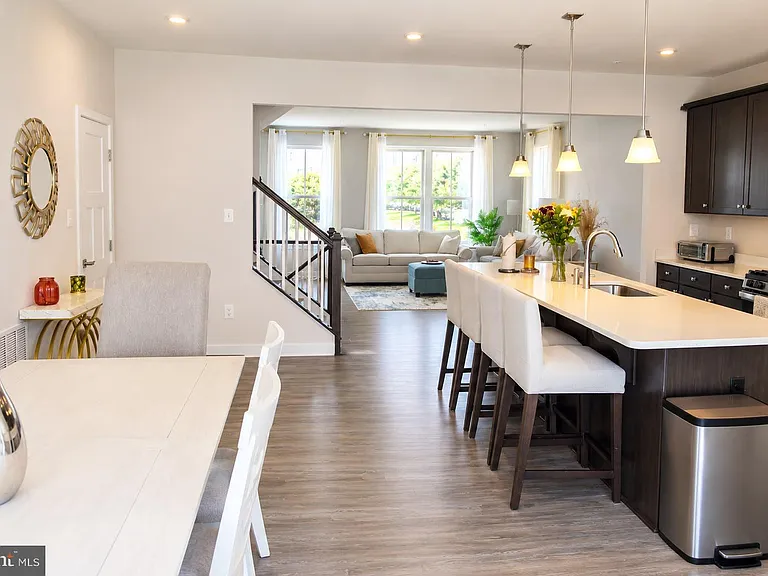 6131 Aster View Ln — Photo 8