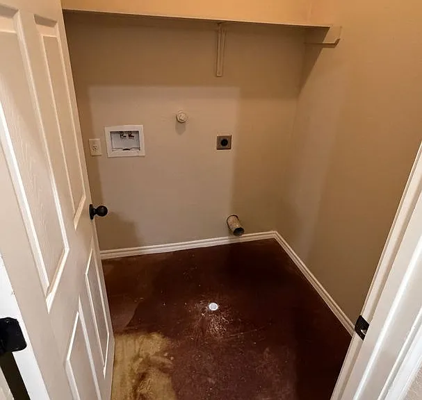 708 Saengerhalle Rd — Photo 12