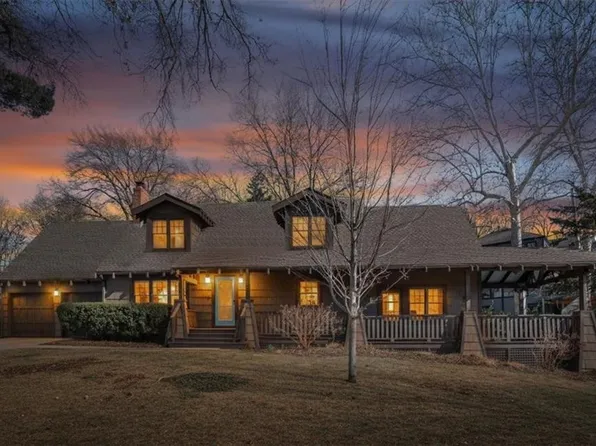 2404 W 86th Ter, Leawood, KS 66206