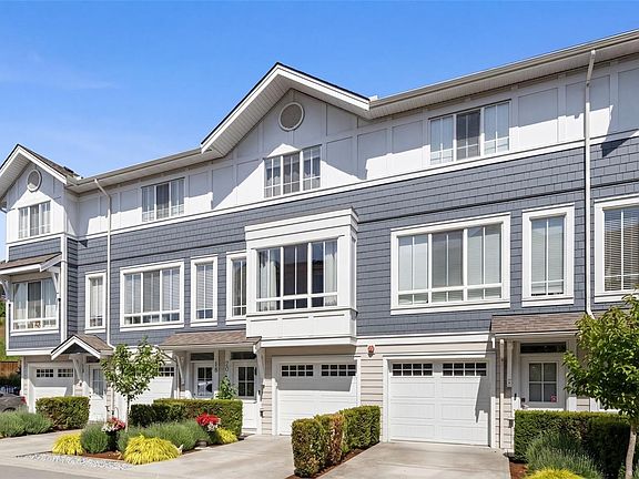3rd image of 370 Latoria Blvd #20