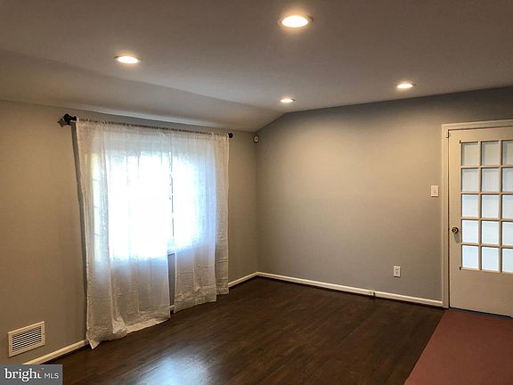 3rd image of 4415 Faroe Ct