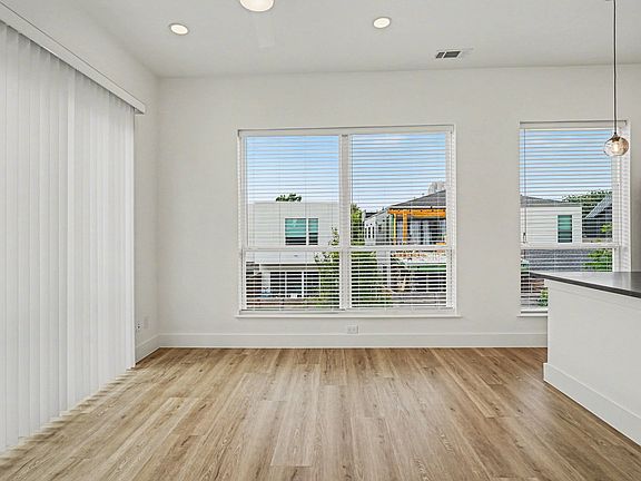 5th image of 2217 N Fitzhugh Ave #205