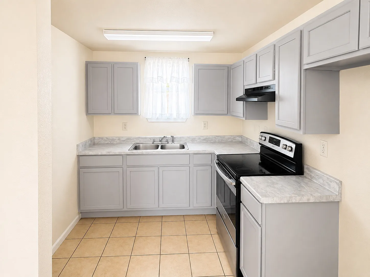 2 bed, $1,000 — Photo 4
