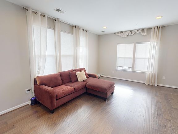 3rd image of 8082 Elton St
