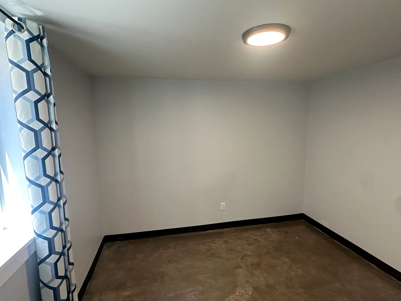 2 bed, 900 sqft, $1,400 — Photo 1