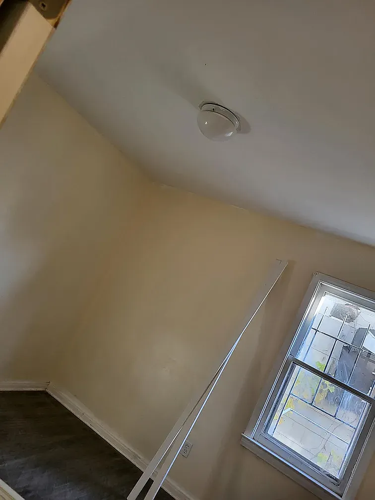 2 bed, 728 sqft, $1,000 — Photo 2