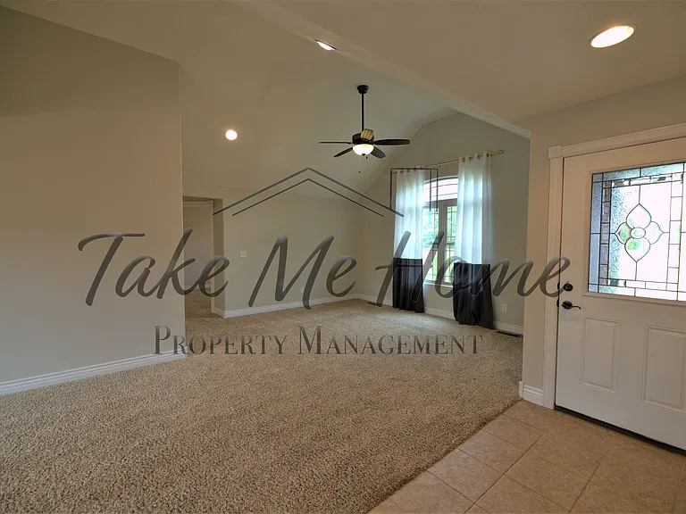 4902 E Farm Road 136 — Photo 2