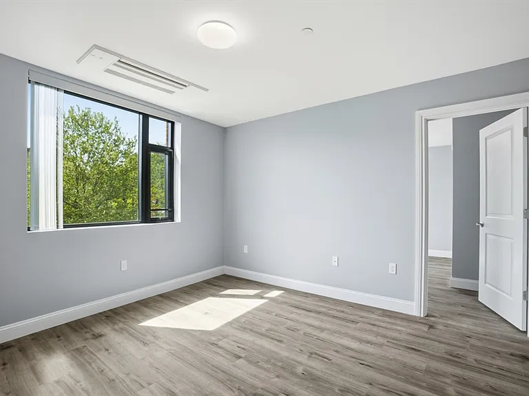 632 Centre St #301 — Photo 5