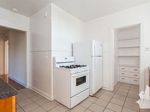 4th image of 1115 W Oakdale Ave #Gdn
