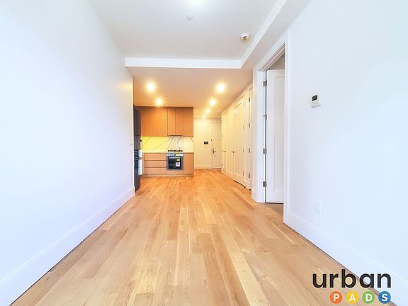 3rd image of 183 McGuinness Blvd #1H