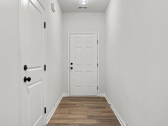 5th image of 13 Lone Cypress St