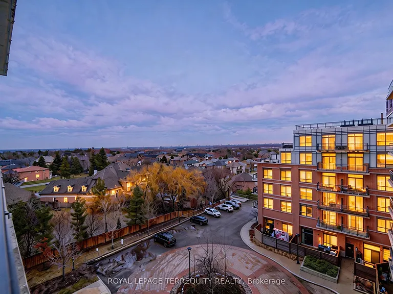 11611 Yonge St #728 — Photo 2