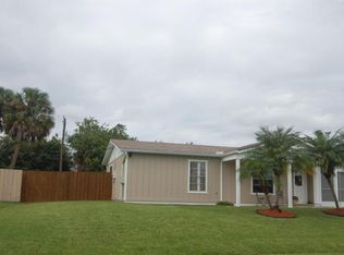 2568 SW Calender St, Port Saint Lucie, FL 34953