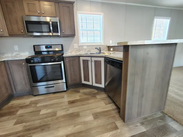 5201 Chantelle Dr #134, Flint, MI 48507