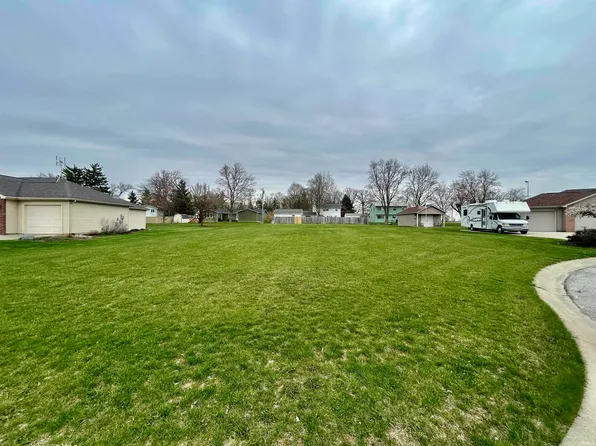 313 White Bridge Ct, Bluffton, IN 46714