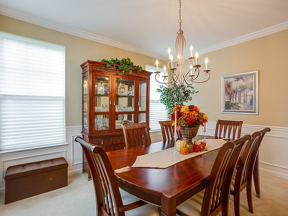 5th image of 383 Stratford Park Blvd